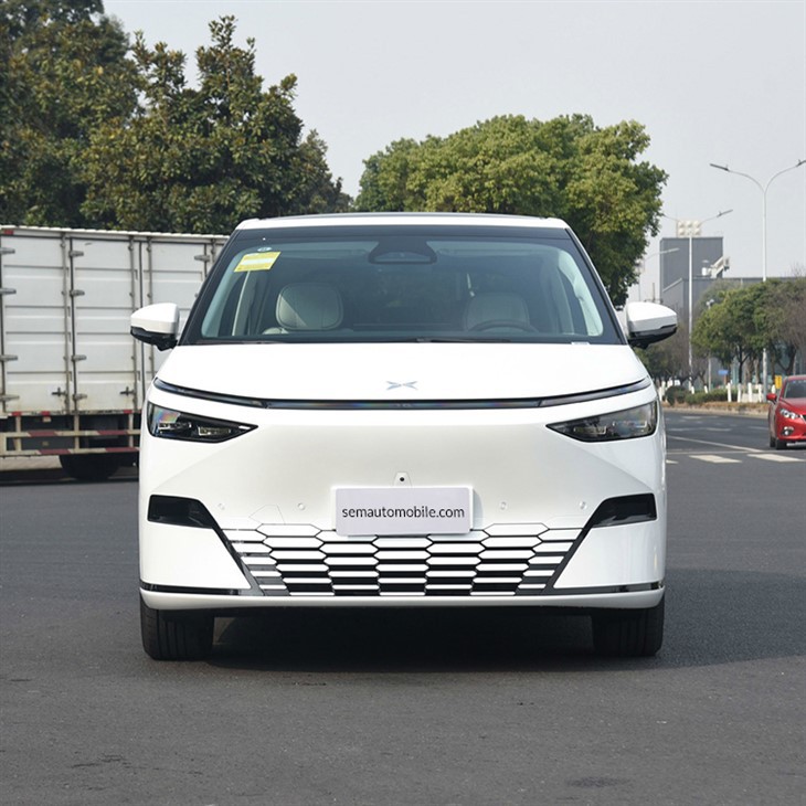XPeng X9 702KM  Long Range Electric MPV